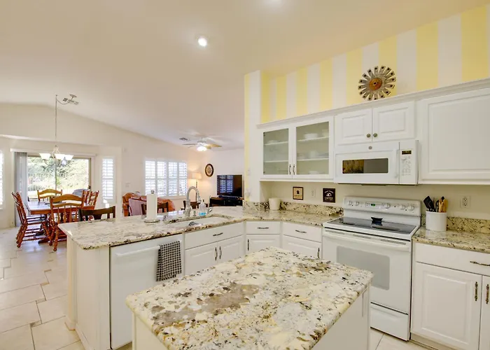 Pool + Golf On-site! Extended Gilbert Getaway Holiday home Queen Creek