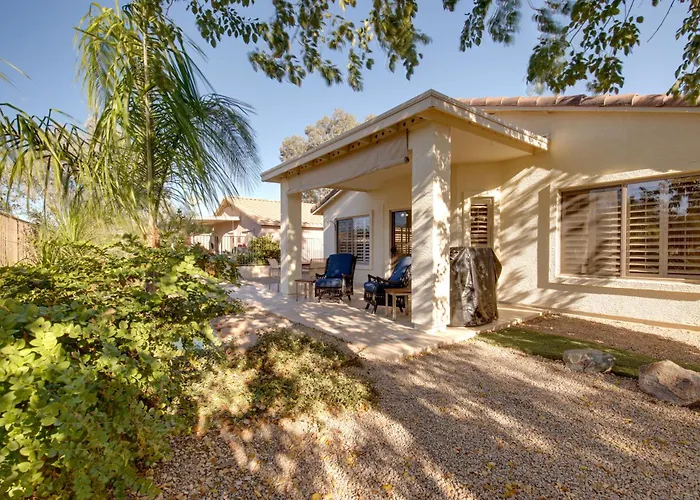 Holiday home Pool + Golf On-site! Extended Gilbert Getaway Queen Creek