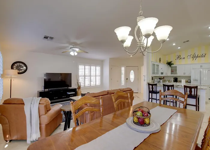 Pool + Golf On-site! Extended Gilbert Getaway *