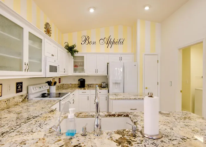 Pool + Golf On-site! Extended Gilbert Getaway Queen Creek