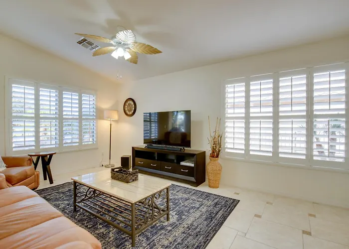 Pool + Golf On-site! Extended Gilbert Getaway * Queen Creek