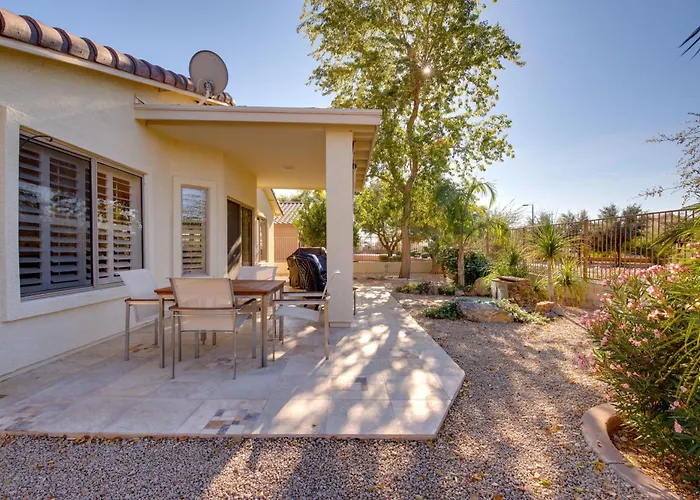 Holiday home Pool + Golf On-site! Extended Gilbert Getaway Queen Creek